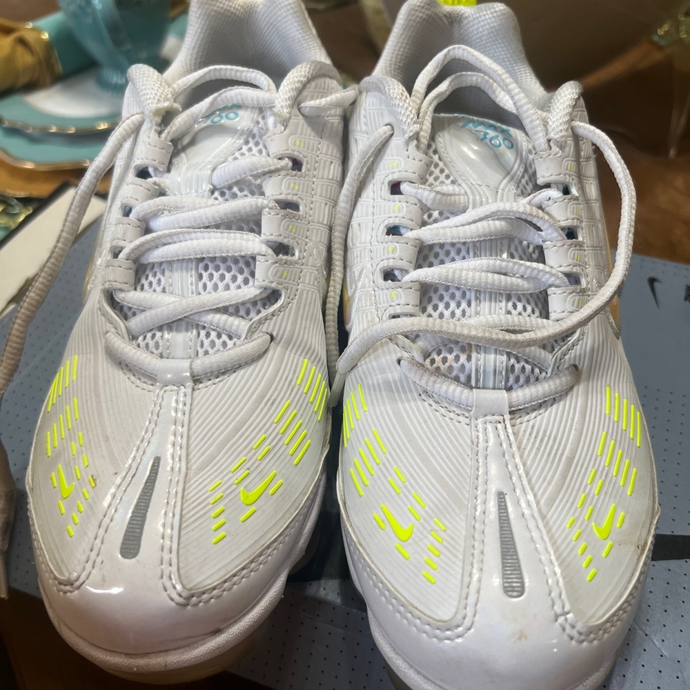 Like New Only Wore Few Times - image 3